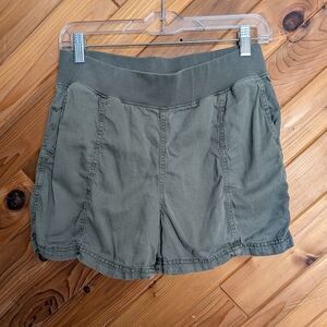 Faherty Sage Green Arlie Women's Shorts Size Small